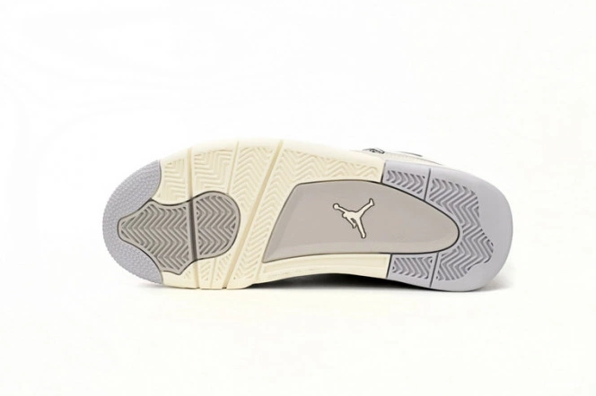 HYPE Air Moments WMNS Frozen AQ9129-001 4 Jordan 0707